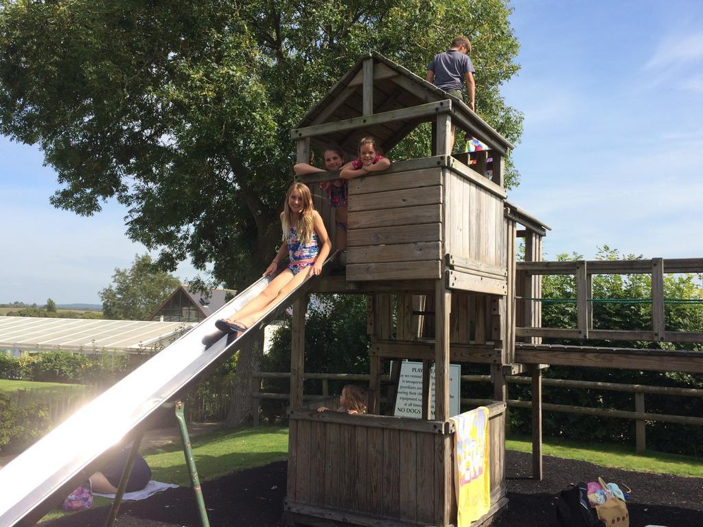 Orchards Holiday Park Каус Екстериор снимка