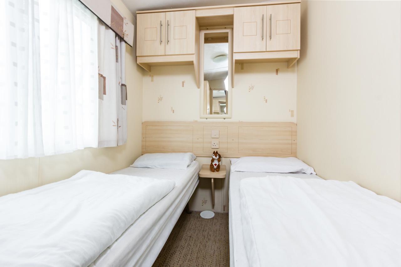 Orchards Holiday Park Каус Стая снимка