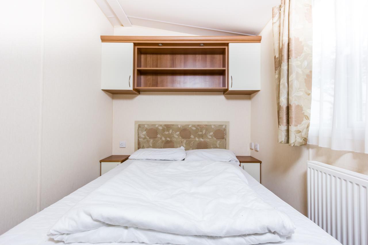 Orchards Holiday Park Каус Стая снимка