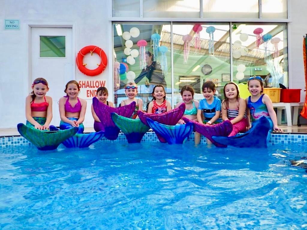 Orchards Holiday Park Каус Екстериор снимка